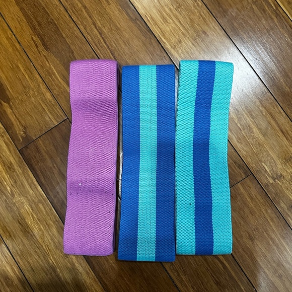 New Set of Resistance Bands small strong/heavy - Picture 2 of 3